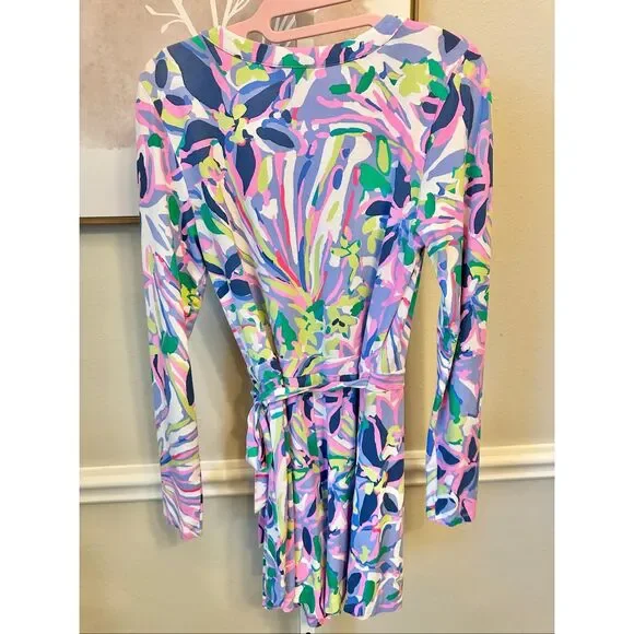 Lilly Pulitzer Tiki Wrap Romper Size Medium - Picture 3 of 3